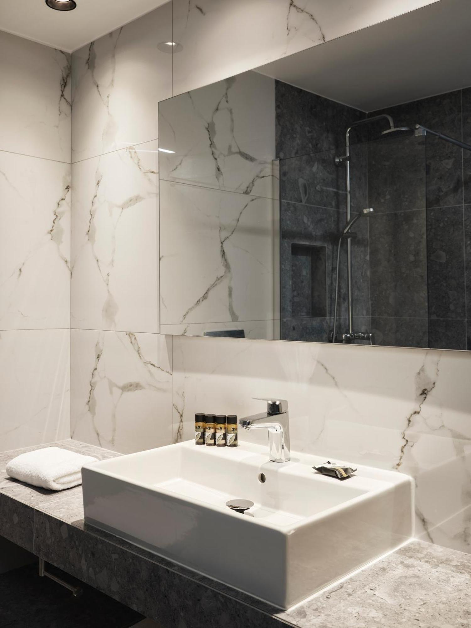 Hotel Candia 4*